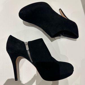 COPY - Vince Camuto black suede booties size 8! Barely worn, these boots are li…